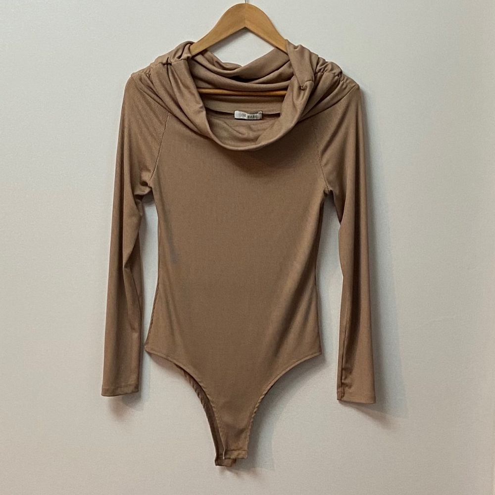 DE BASE Long Sleeve Mocha Ribbed Bodysuit